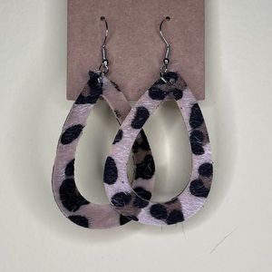 3/15 EARRINGS NWT ADD 3 TO BUNDLE